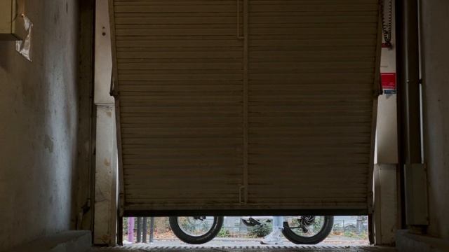 SUPER73. The Ultimate Urban Explorer. смотреть онлайн
