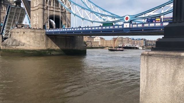 Opening of London Bridge / Tower Bridge HD 1080p смотреть онлайн
