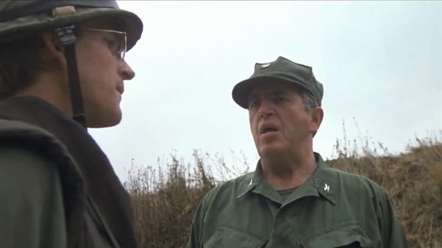 Цельнометаллическая оболочка / Значок Born to kill. Шутник и дуализм смотреть онлайн