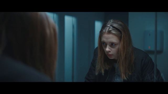 Девушка, которую укусил волк, превращается в сильного оборотня, и вся ее жизнь меняется смотреть онлайн