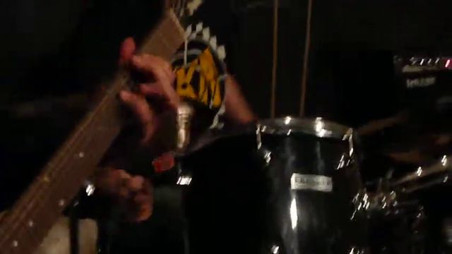 ноги раздвигай, панк гр.ТУБЕРКУЛЁЗ смотреть онлайн