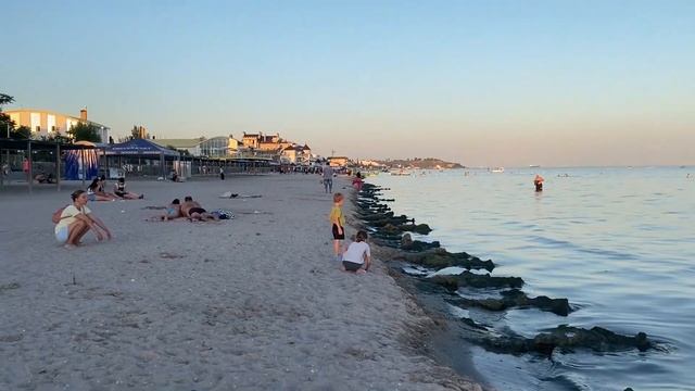 ✔️Коблево Сегодня: Обзор пляжа от Молдавской части до Николаевских баз. 15.07.2021. смотреть онлайн