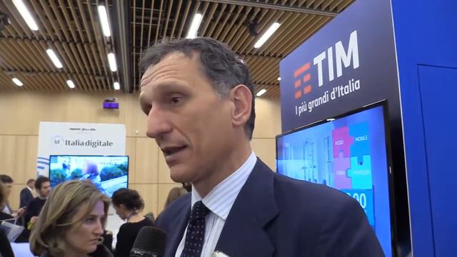 Recchi su fusione Wind – Tre: “Nessuna preoccupazione” смотреть онлайн