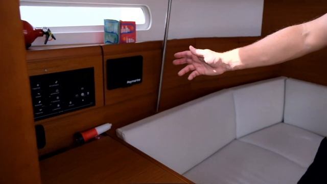 UCPA Sailing Yacht - Jeanneau Sun Odyssey 389