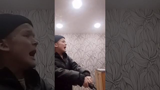 школьники напали без причини. Им пришлось отвечать по пацански! смотреть онлайн