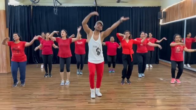 Unchi Nichi Hai Dagariya | Zumba workout | Dance workout | Suresh fitness NAVI Mumbai смотреть онлайн