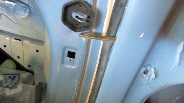 1967 VW Beetle door build and gas tank install смотреть онлайн
