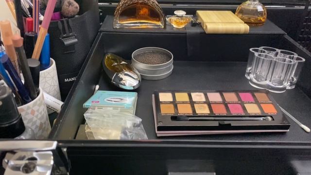 Косметичка на Октябрь 2020 ? Разбираю туалетный столик ? смотреть онлайн