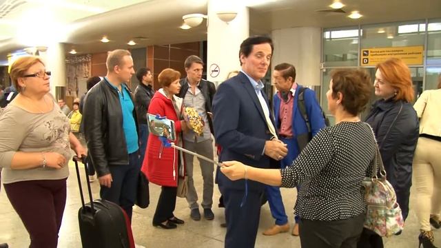 Встреча Майкла Хатчисона в аэропорту Шереметьево 22 сентября 2017 смотреть онлайн