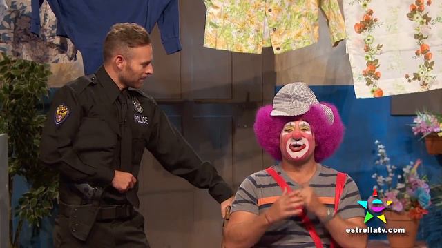 LA VECINDAD DE PLATANITO CON JOSS FAVELA, CAROLINA MIRANDA, Y LUIS ERNESTO FRANCO смотреть онлайн