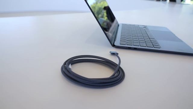 M2 MacBook Air Hands-On! What You Should Know смотреть онлайн