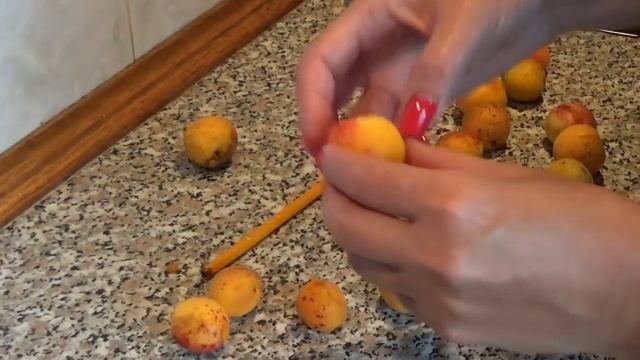 Как быстро удалить косточку из абрикоса смотреть онлайн