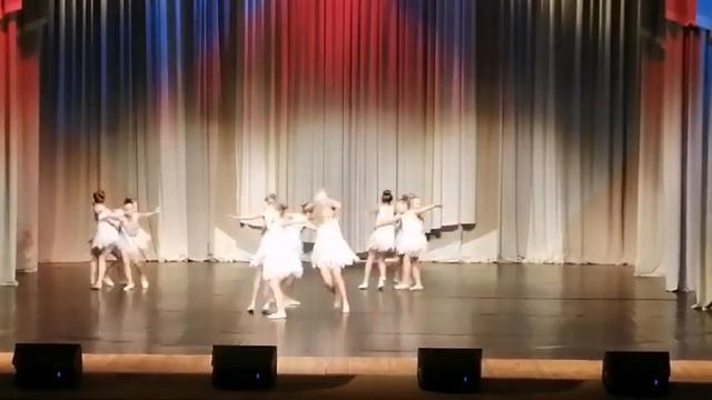 Танцевальная студия "Серпантин" танец "Полет" смотреть онлайн