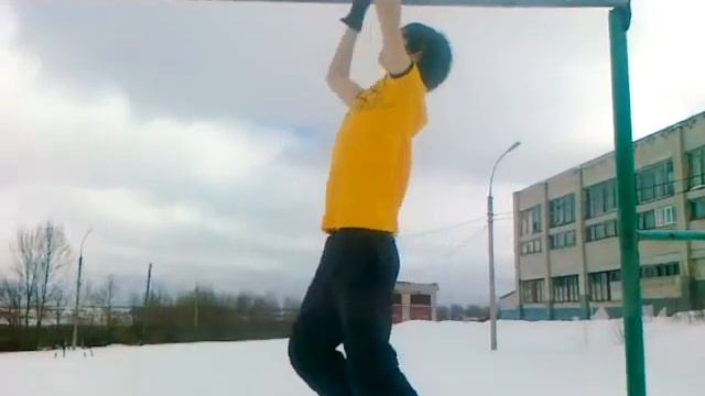 подтягивание в лесенку Лёха смотреть онлайн