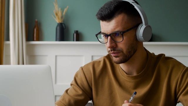 Реклама : какие преимущества дает работа с копирайтером, рерайтером, транскрибатором и переводчиком смотреть онлайн