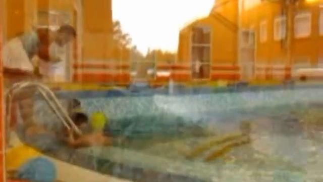 Первая Тимина тренировка в бассейне смотреть онлайн