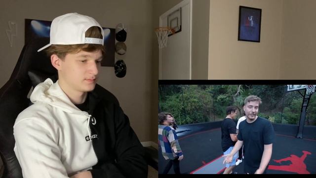 REACTING TO Mrbeast $1 vs $100,000,000 House! смотреть онлайн