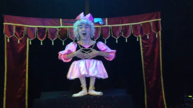 A FANTÁSTICA BAILARINA - Ela dança, ela canta, ela voa! смотреть онлайн