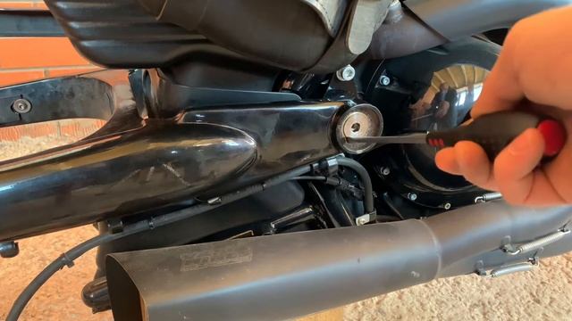 Ремонт механизма крепления заднего маятника к раме harley-davidson v-rod 300 wheel смотреть онлайн