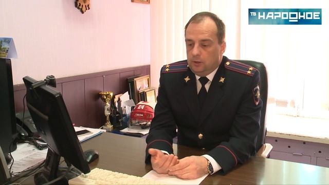 В Апатитах подростки и родители делят детскую площадку, уже подключилась полиция смотреть онлайн
