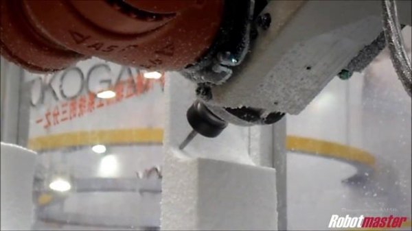 Демонстрация фрезерования лопатки турбины роботом KUKA robot