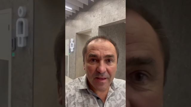 Почему женские туалеты справа , а мужские слева ? Правильный ответ. смотреть онлайн