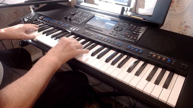 How Deep Is Your Love - Yamaha PSR-SX900 смотреть онлайн
