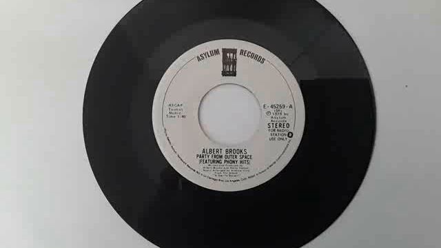 Albert Brooks - Party From Outer Space (Featuring Phony Hits) смотреть онлайн