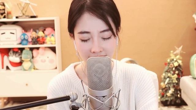 冯提莫翻唱夜空中最亮的星