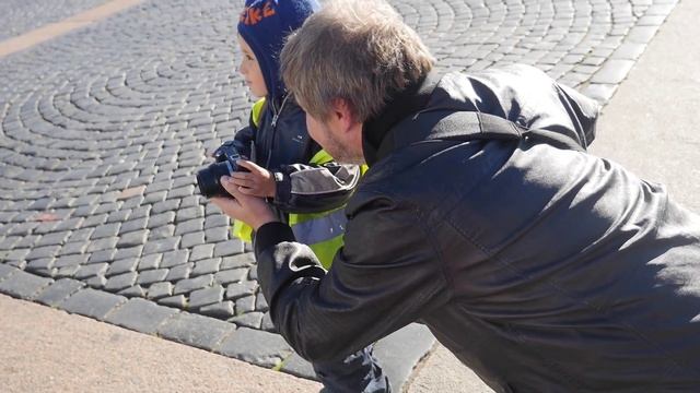 Четырехлетний фотограф снимает на беззеркалку  Sony NEX