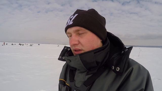 ОТОРВАЛСЯ по ВЕСЕННЕМУ окуню!.. Первая рыбалка на ВОДОХРАНИЛИЩЕ зимой [Sibiryak007]