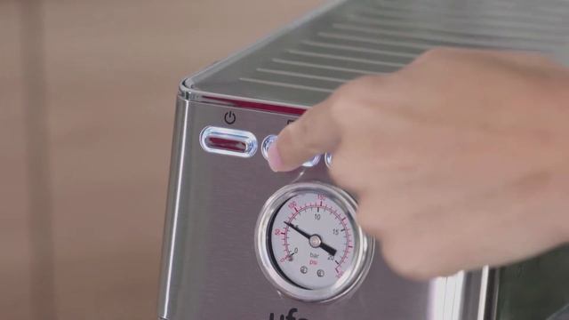Cafetera Expreso Ufesa CE8030 Milazzo