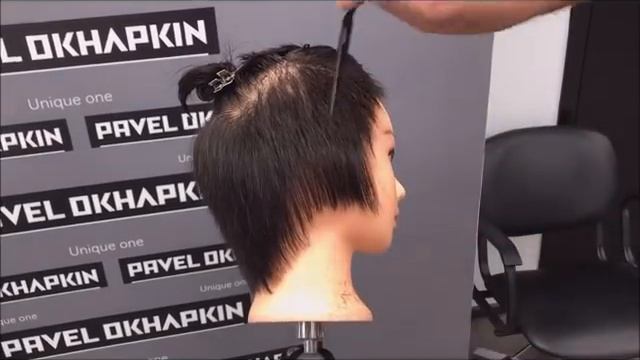 Текстурная короткая стрижка с несведенными секциями. Пошаговый урок от Павла Охапкина. смотреть онлайн