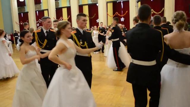 Танцуют кадеты Полоцкого кадетского училища смотреть онлайн