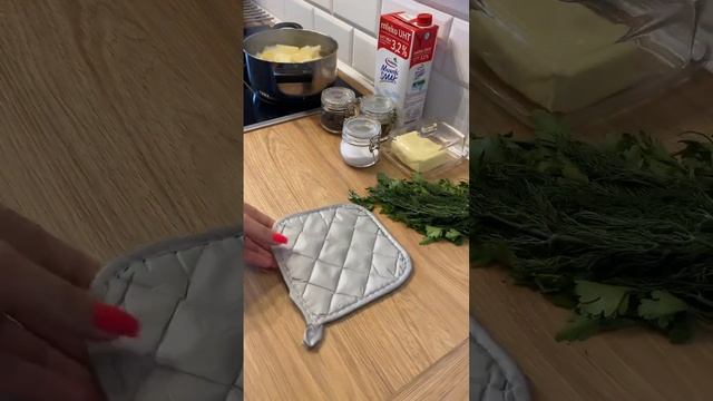 Кремовое картофельное пюре с ароматной зеленью: рецепт наслаждения смотреть онлайн