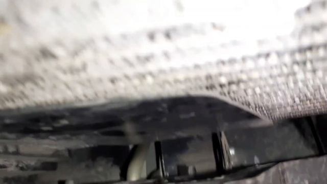 Как открыть капот Volvo S60? Порвался тросик! смотреть онлайн