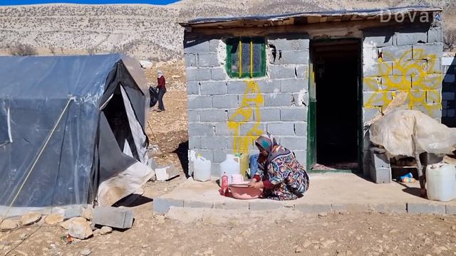 Balancing Acts: A Nomadic Woman Quest for Roof Repair 🏠🔨 смотреть онлайн