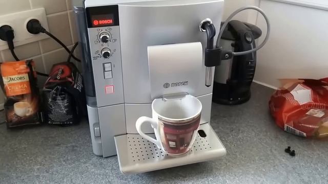 Vergleich Delonghi ESAM 3000 B vs Bosch Verocafe Latte смотреть онлайн