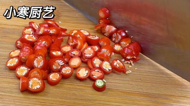 油豆腐搭配韭菜炒一炒，沒想到這麼好吃，上桌比大魚大肉還受歡迎，【民寒食藝】，#油豆腐料理，#油豆腐食譜，#油豆腐的做法，#chinesefood，#美食，#food，#豬肉炒油豆腐韭菜，#油豆腐