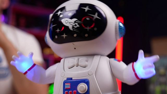 Танцующий робот! смотреть онлайн