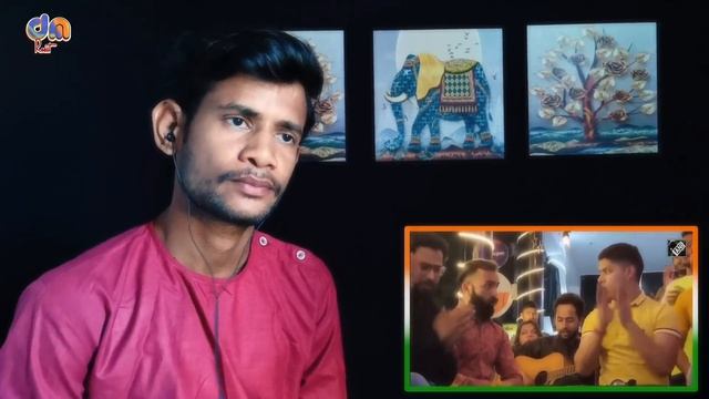 Youth sing ‘Hanuman Chalisa’ outside cafe in Gurugram, garner applause | DM React смотреть онлайн