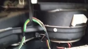 Замена салонного фильтра Уаз Патриот 2008г.