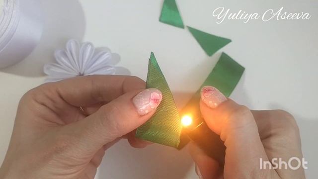 Ромашки из атласных лент #ручнаяработа #мкромашки #мастерклассромашки смотреть онлайн