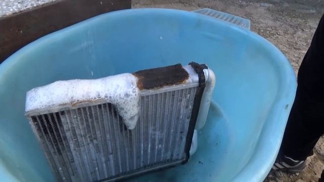 Наглядный эксперимент, промывка радиатора печки кротом смотреть онлайн