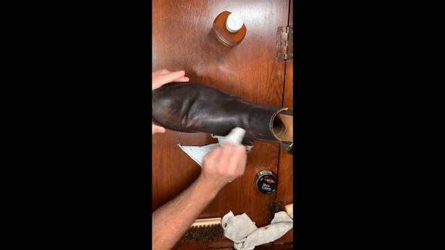 How to remove light scuffs on leather shoes and boots смотреть онлайн