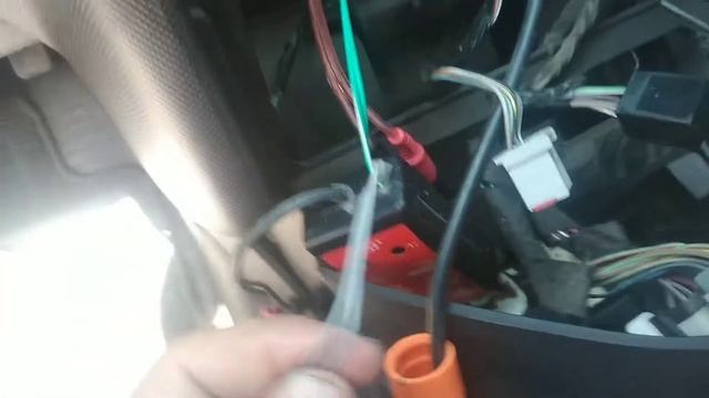 como instalar un amplificador con estereo original en Ford Explorer смотреть онлайн