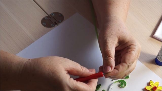 КВИЛЛИНГ / ПОДАРОК ИЗ ЦВЕТНЫХ ПОЛОСОК / смотреть онлайн