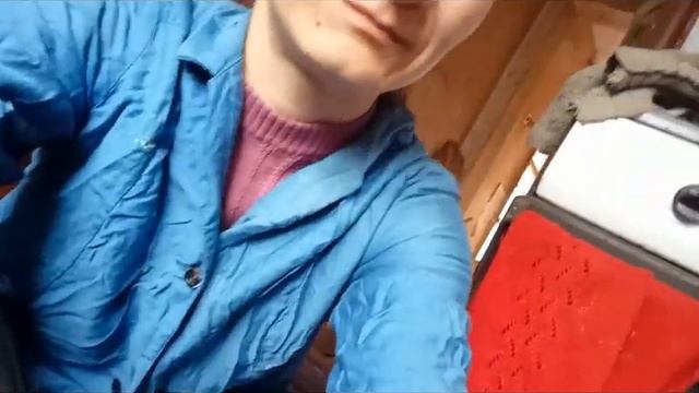 У МАМЫ ДОМА. РЕМОНТ В КОЧЕГАРКЕ. КРАШУ ПЕЧКУ И ТРУБЫ СЕРЕБРЯНКОЙ. НАШЕ ОТОПЛЕНИЕ. ЖЕНИХИ ОТВЛЕКАЮТ! смотреть онлайн