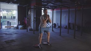 Гоблет приседания с гантелью с блинами под пятками/ Heel elevated DB goblet squat