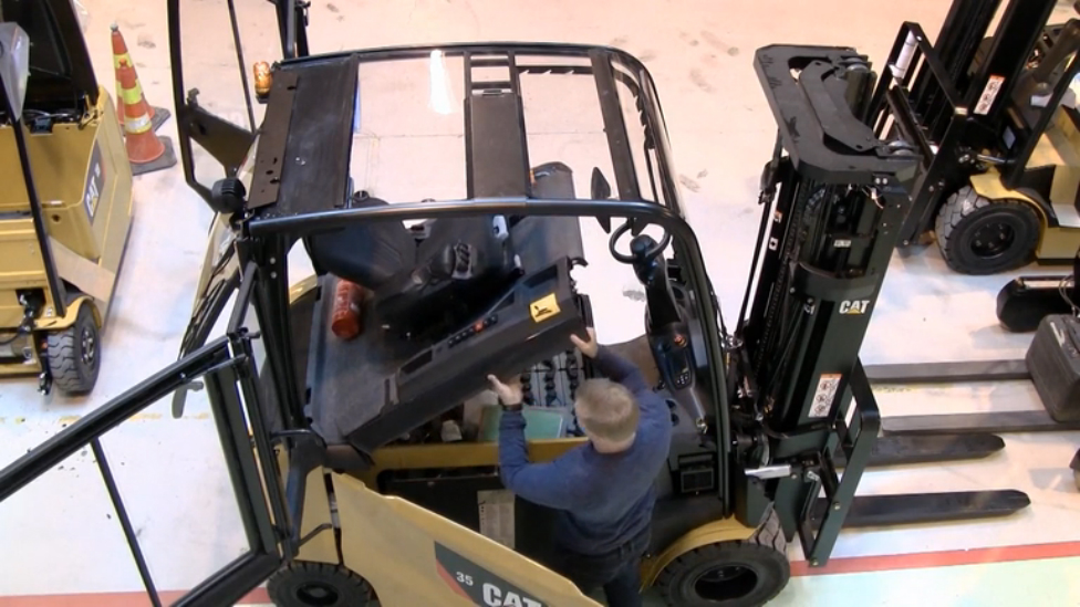 Запчасти для электропогрузчиков CAT 25-35CN смотреть онлайн